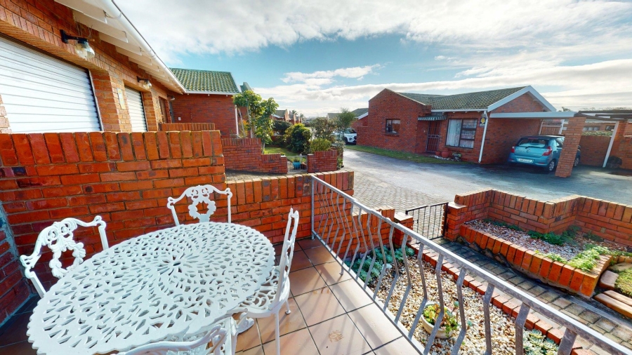 2 Bedroom Property for Sale in Sherwood Eastern Cape